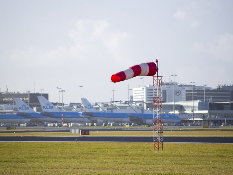 Ground handling adverse weather procedure